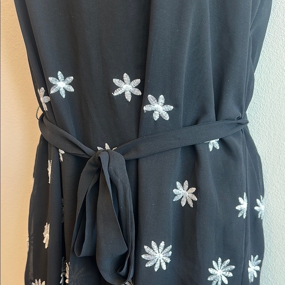 Elegant Black Floral Dress- size small - Picture 5 of 7